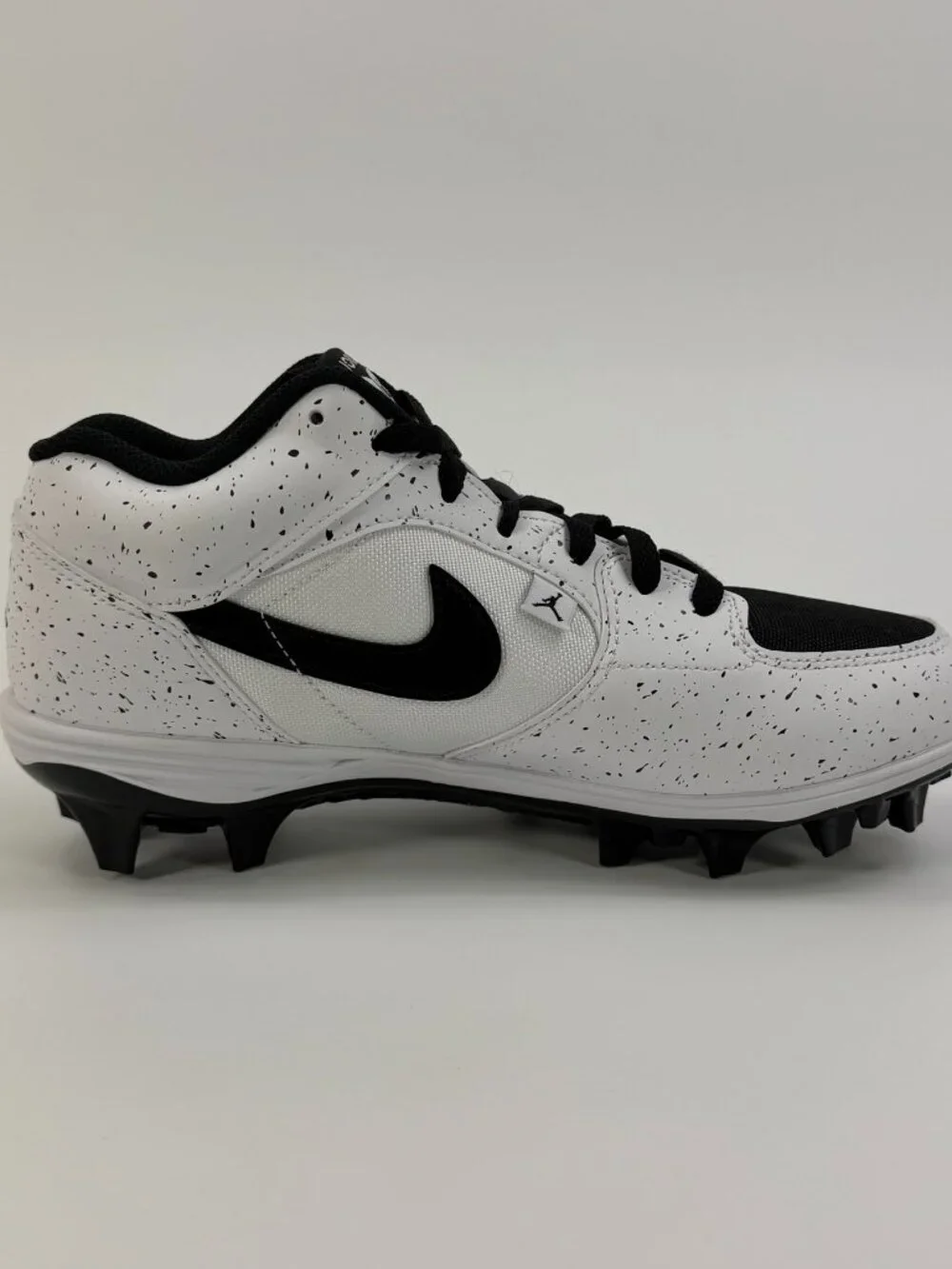 Jordan Stadium 90 Low TD 'White Black' HQ0210-100 Football Multi Size